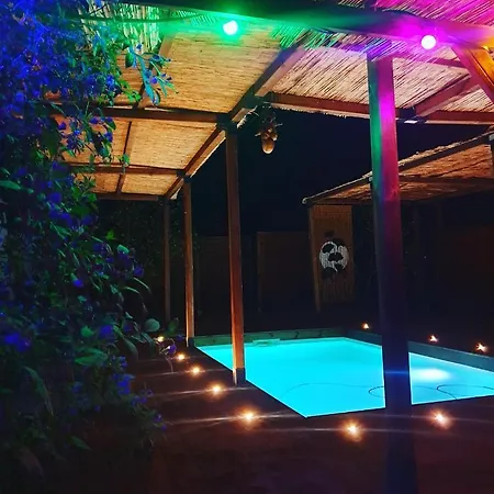 Bed & Breakfast Les 2 Droles D'oiseaux Luc-sur-Orbieu